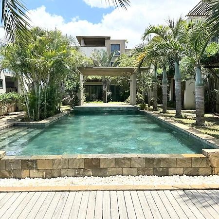 Stunning 3-Bedroom Apartment With Private Rooftop Terrace & Gorgeous Pool Flic en Flac Exterior foto