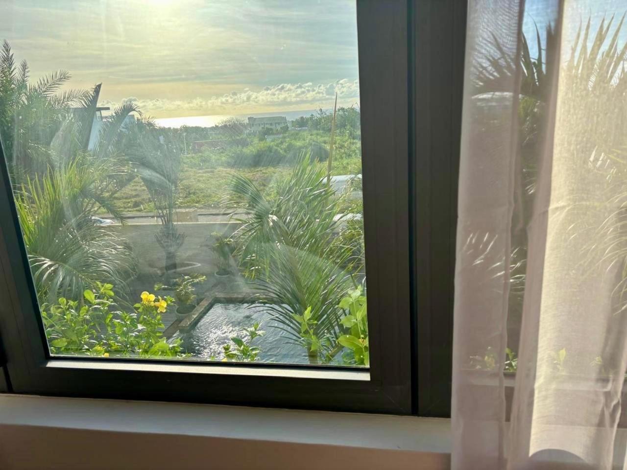 Stunning 3-Bedroom Apartment With Private Rooftop Terrace & Gorgeous Pool Flic en Flac Exterior foto
