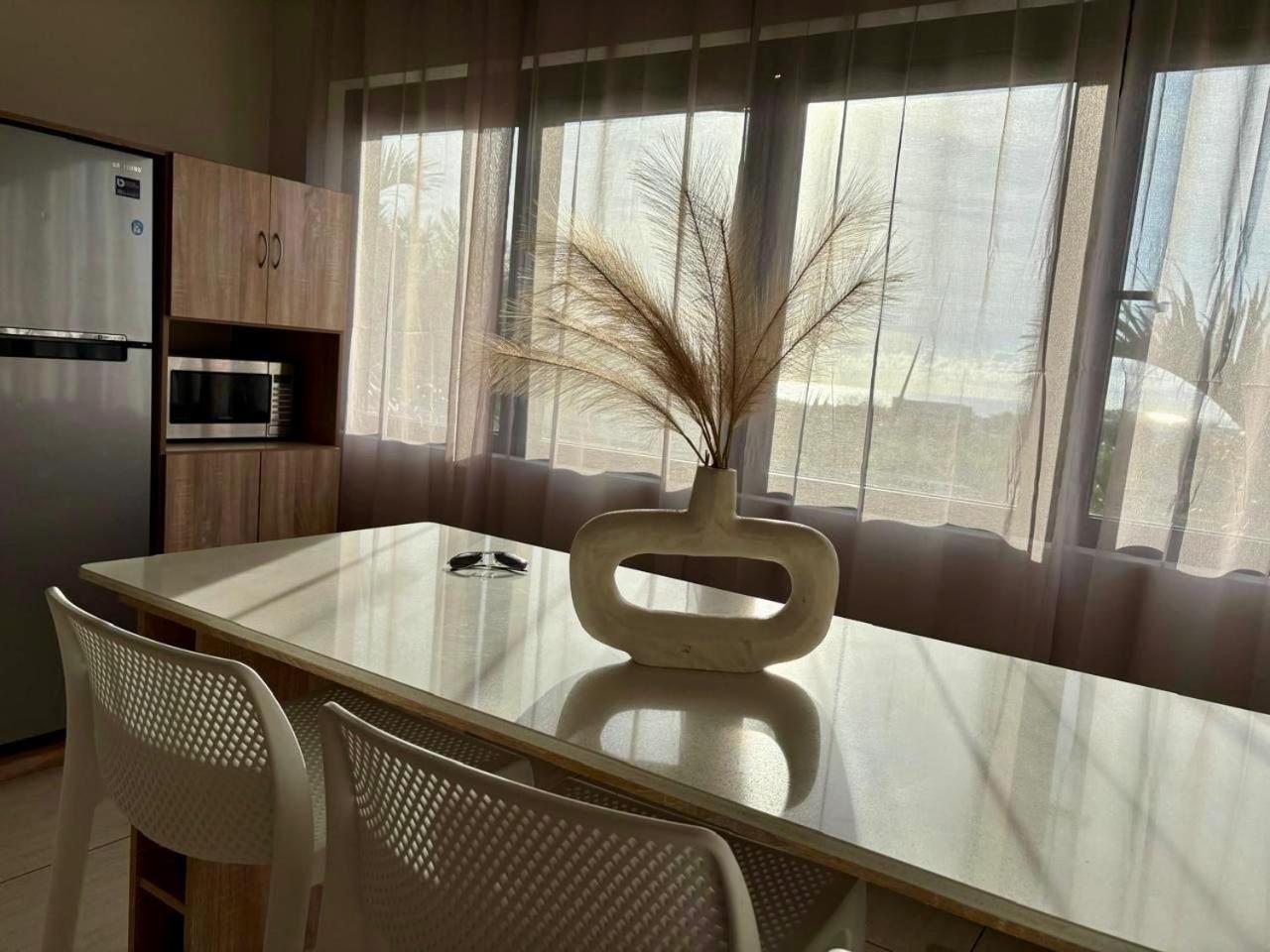 Stunning 3-Bedroom Apartment With Private Rooftop Terrace & Gorgeous Pool Flic en Flac Exterior foto