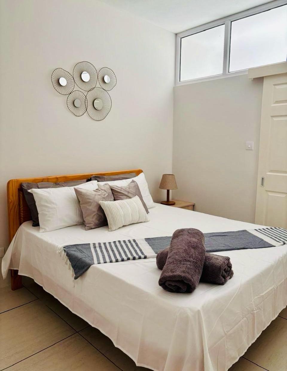 Stunning 3-Bedroom Apartment With Private Rooftop Terrace & Gorgeous Pool Flic en Flac Exterior foto